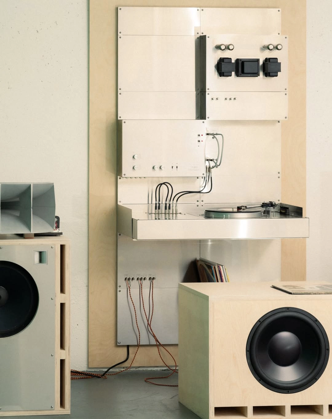 a-mbient room system sound